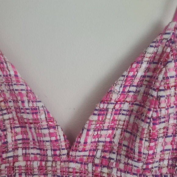 REVOLVE House of Harlow 1960. NWT. Candy Pink V-Neck Tweed. Dress Size M - Picture 7 of 10